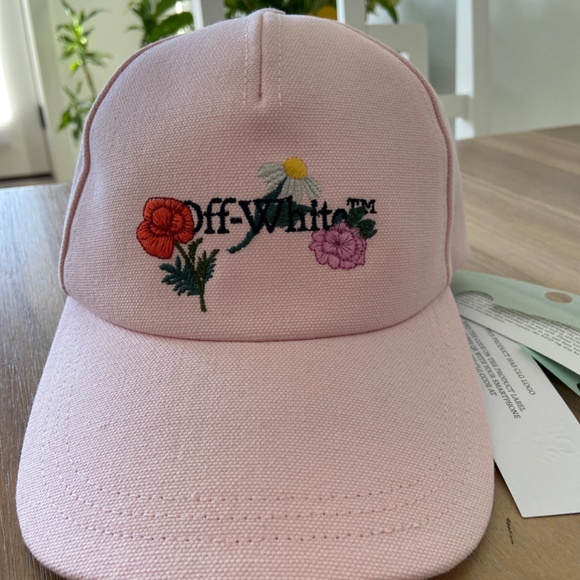 Off-White - Picture 3 of 3